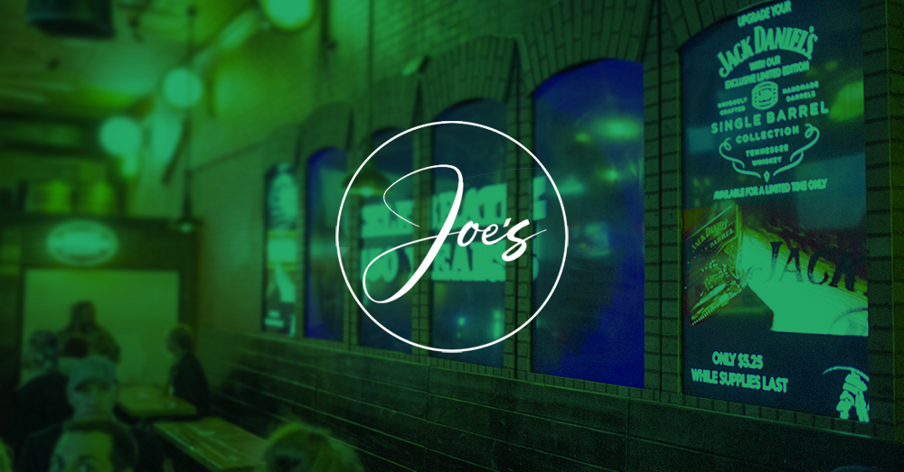 Smokin' Joe's Videowand mit grünem Overlay und Logo
